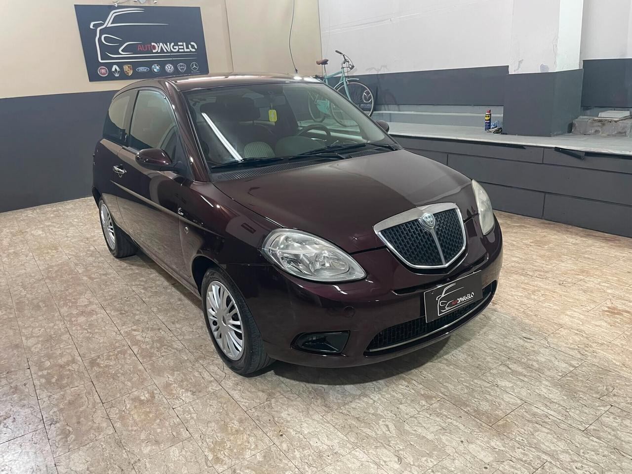 Lancia Ypsilon 1.2 Modamilano