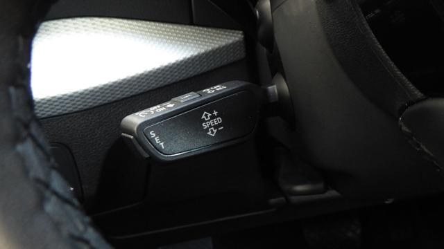 AUDI Q2 30 TDI S-Tronic S Line Edition