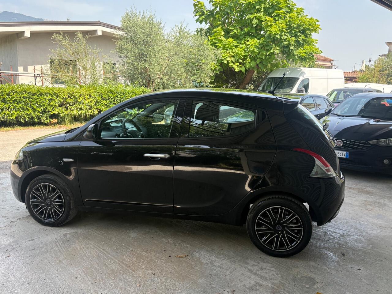 Lancia Ypsilon 1.0 FireFly 5 porte S&S Hybrid Ecochic UnYca