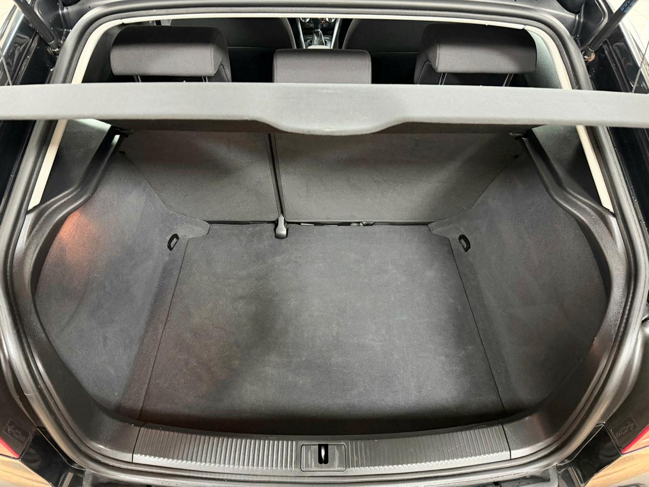 AUDI A3 1.6 TDI 105 CV AMBITION