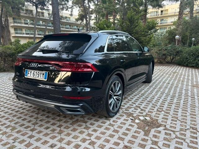 Audi Q8 45 TDI quattro tiptronic Sport