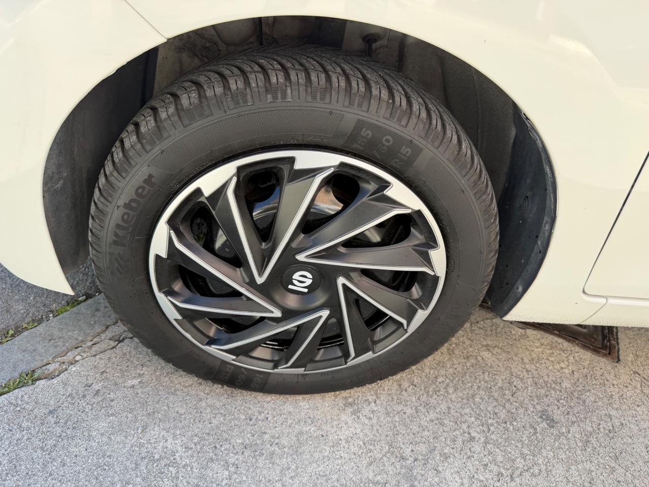 TOYOTA AYGO 1.0 NEOPATENTATI