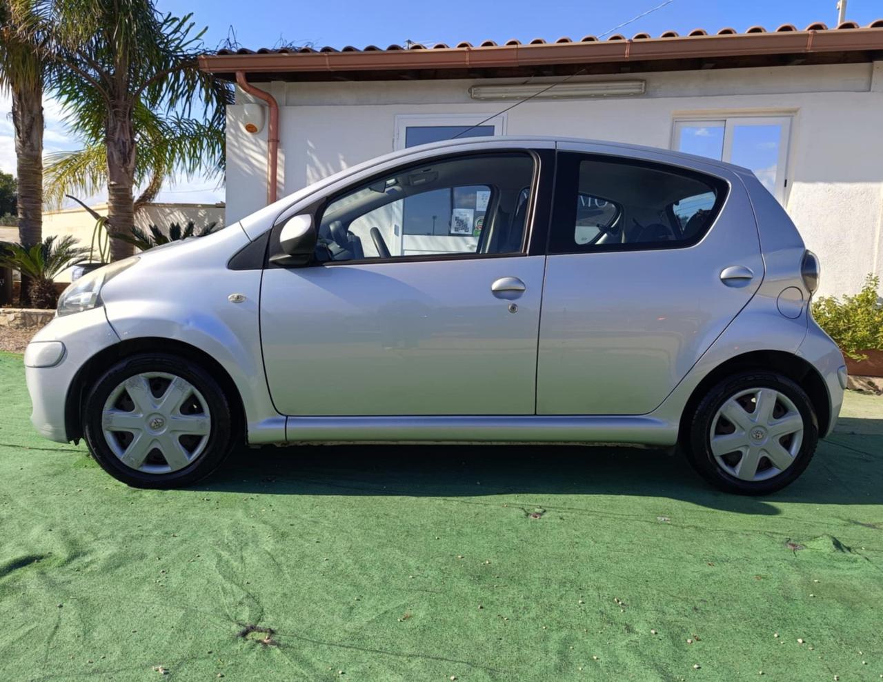 Toyota Aygo 1.0 12V VVT-i 5 porte 2009 - NEOPATENTATI