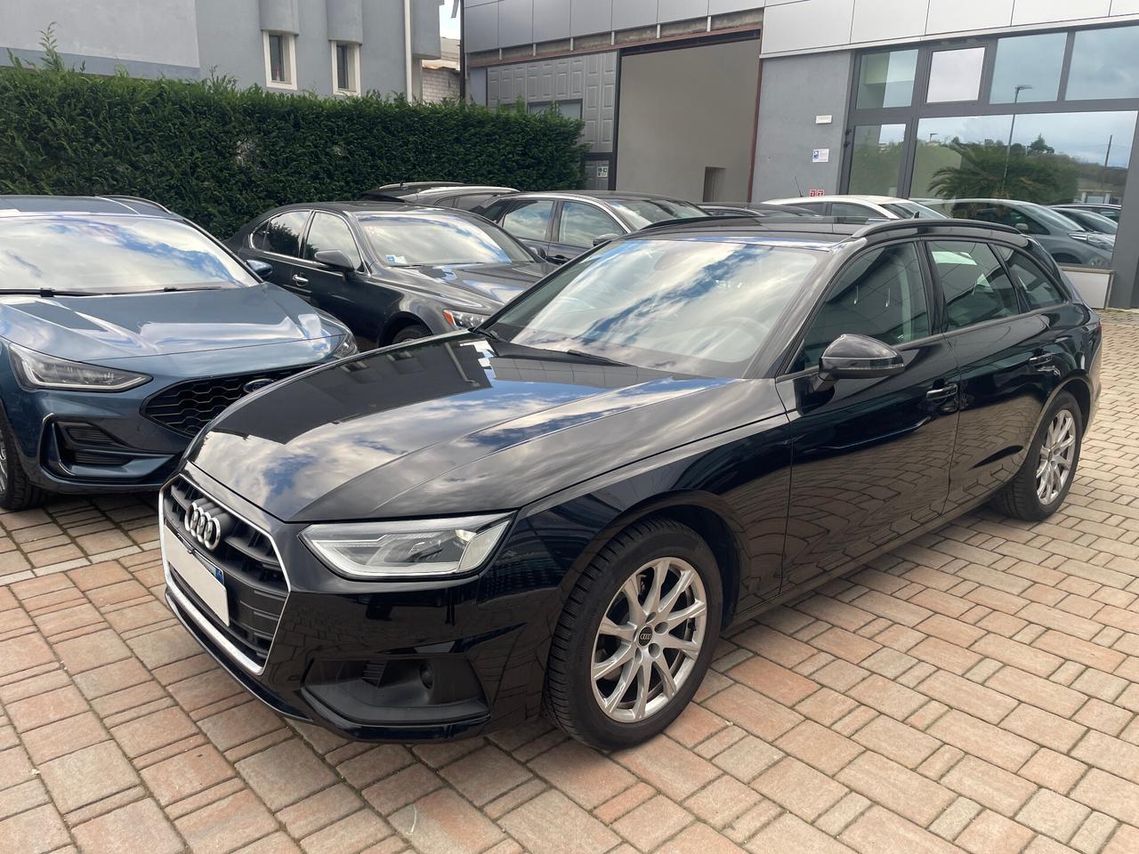 Audi A4 Avant 30 TDI/136 CV S tronic Business