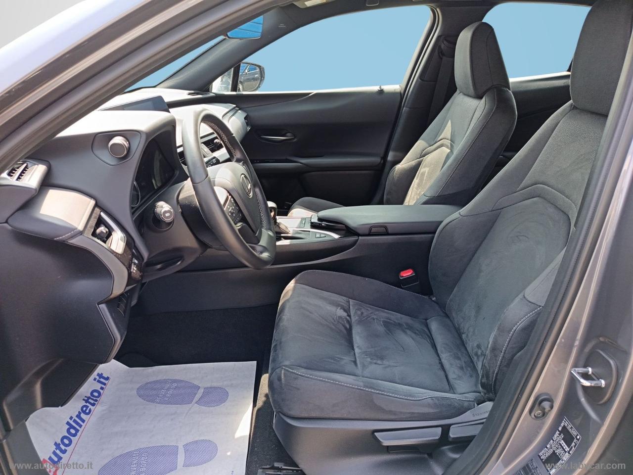LEXUS UX Hybrid Business