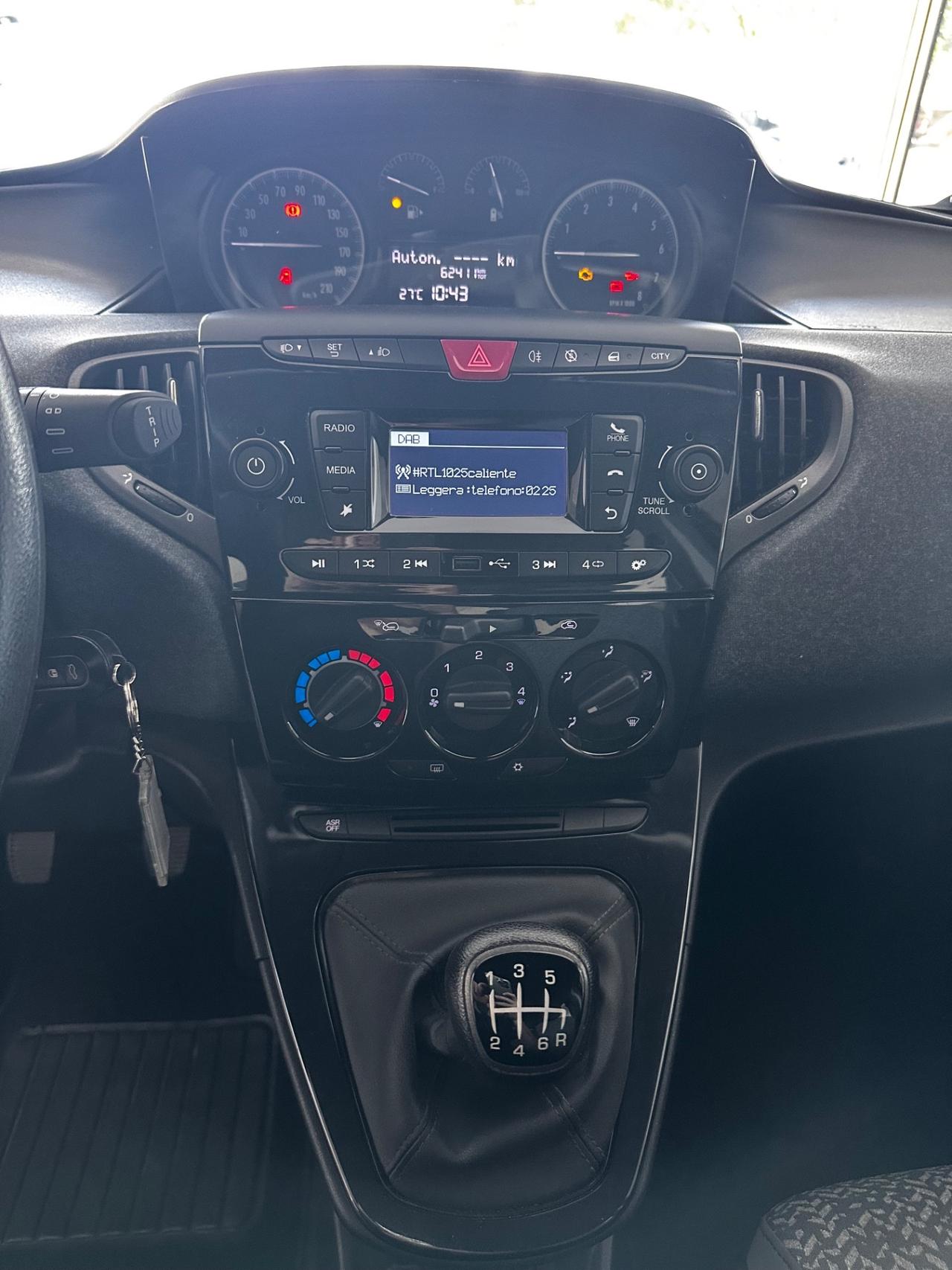 Lancia Ypsilon 1.0 FireFly 5 porte S&S Hybrid Silver