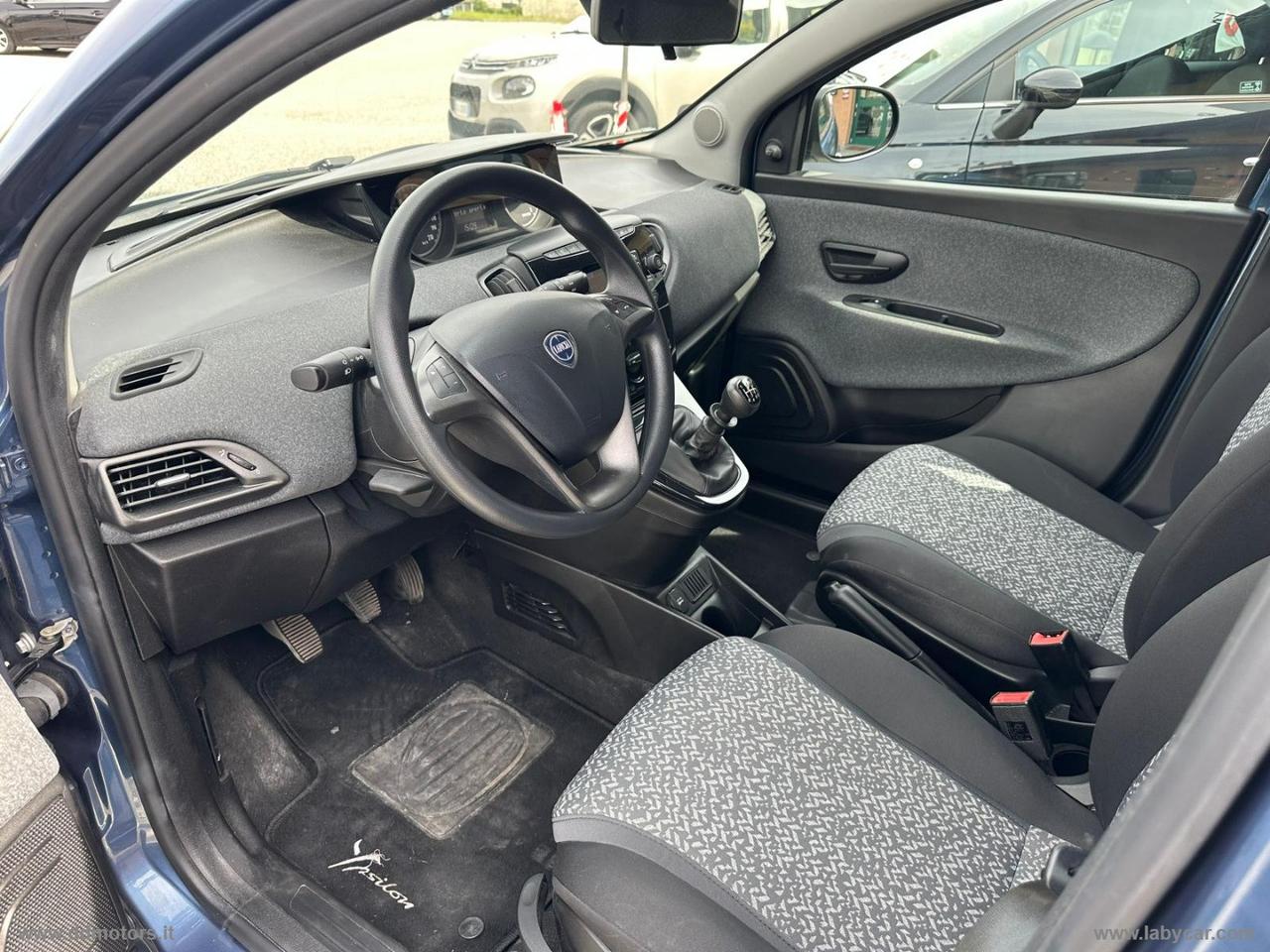 LANCIA Ypsilon 1.0 FireFly 5p.S&S Hybrid Silver *NEOPATENTATI*