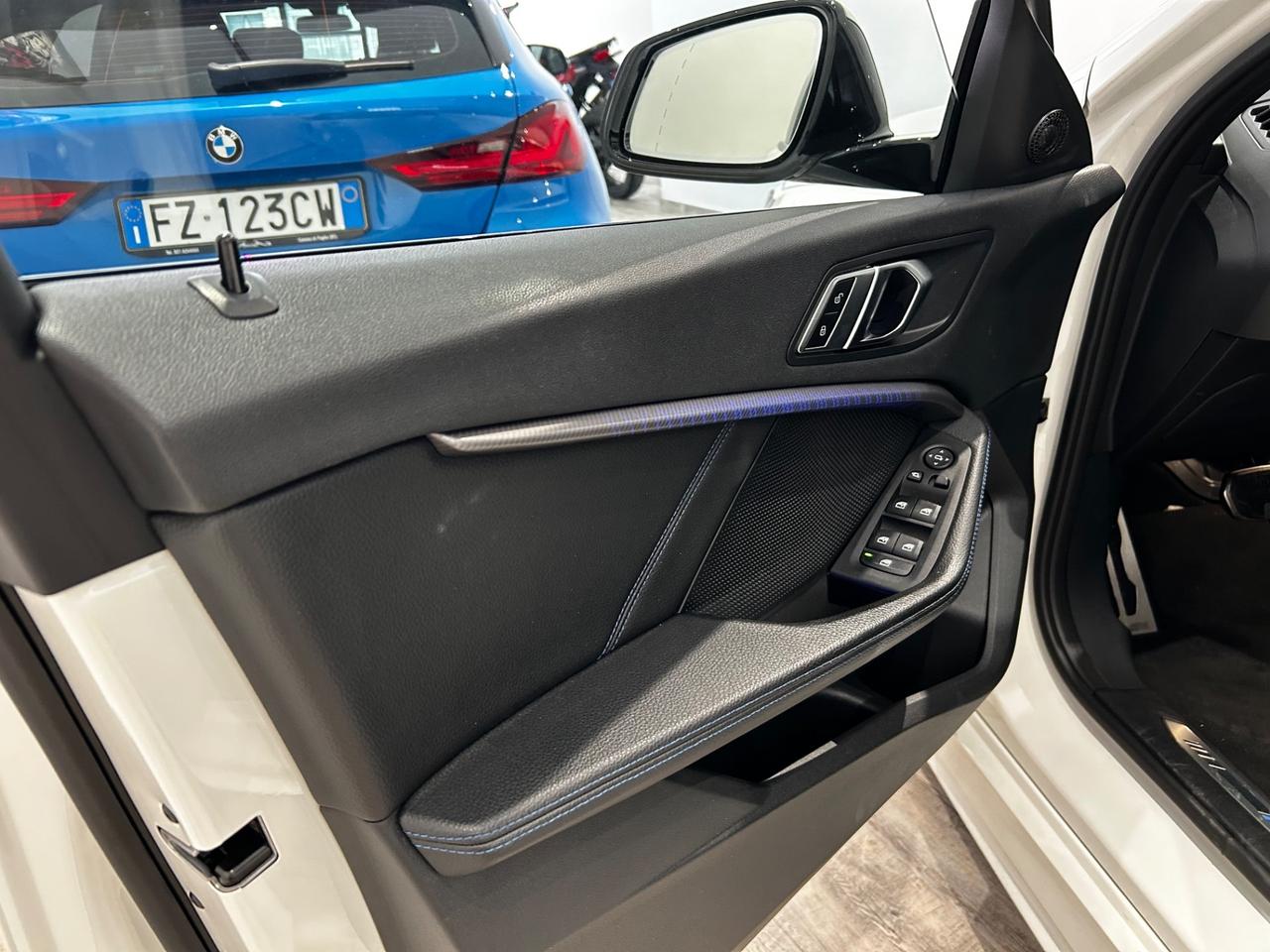 Bmw 118 118d 5p. Msport