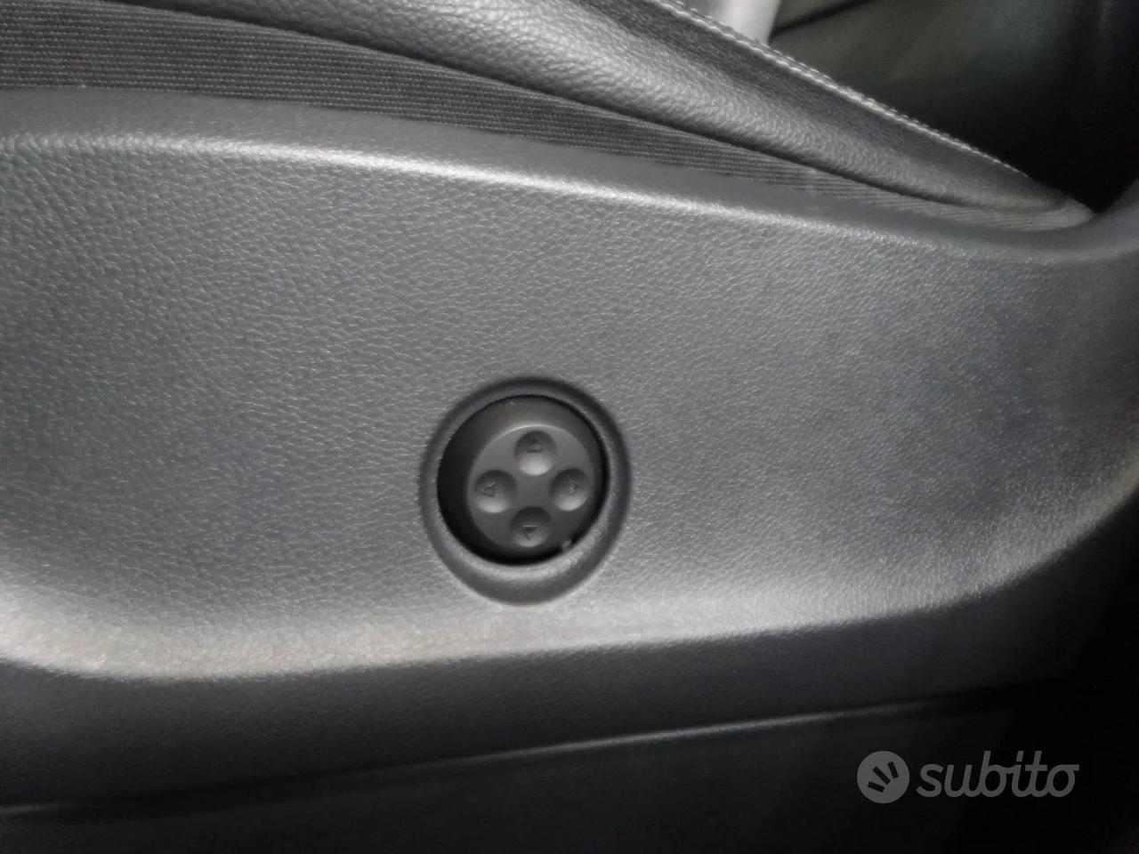 Mercedes B