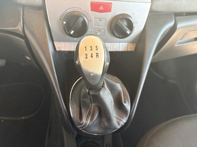 LANCIA Ypsilon 1.3 MJT 75 CV Argento PRIMO PREZZO OK NEOPATENTATI