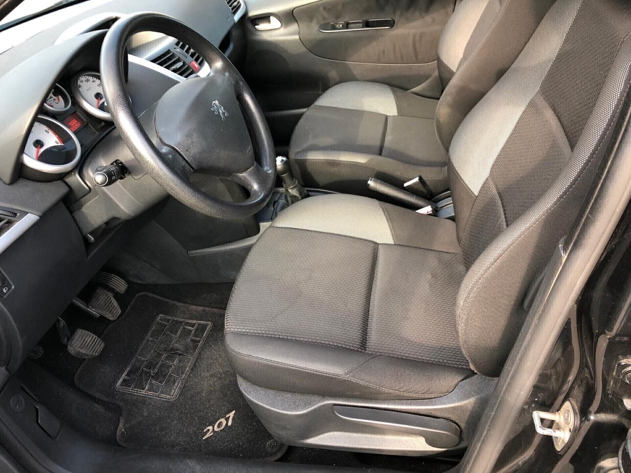 Peugeot 207 1.4 hdi autocarro n1