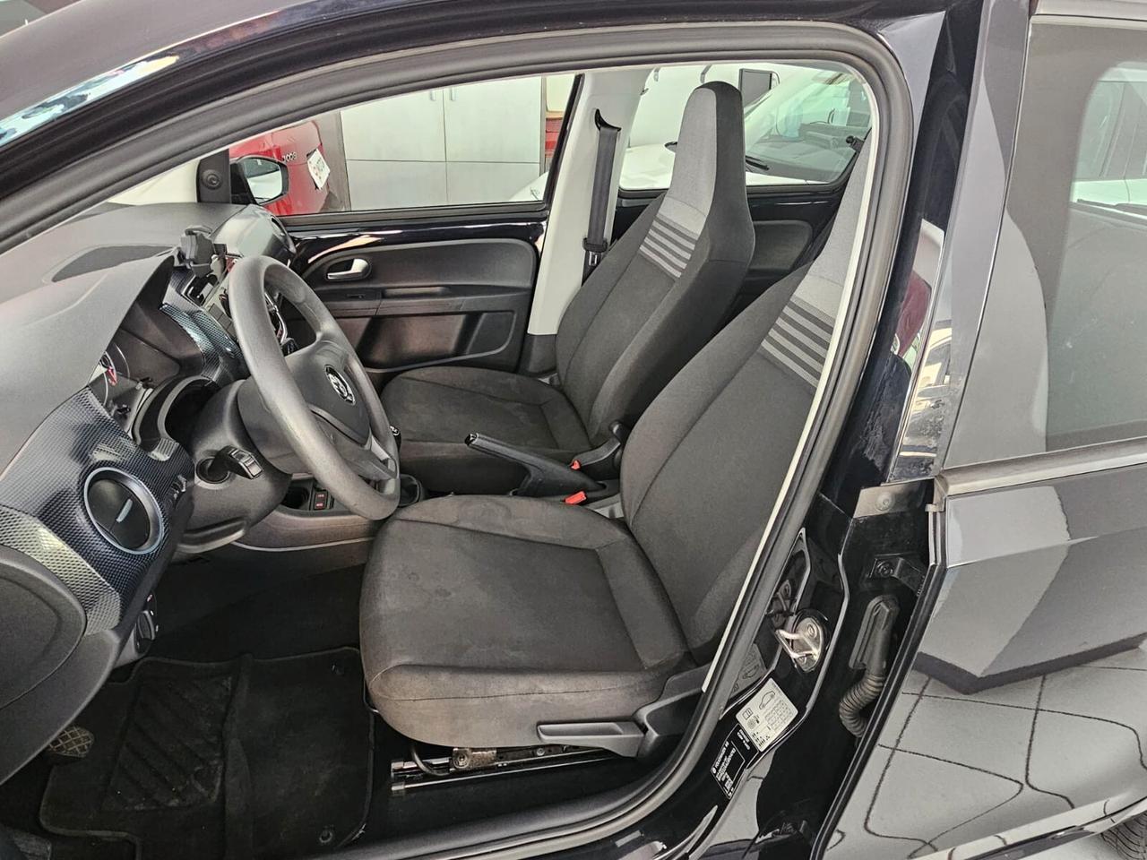 Volkswagen up! 1.0 5p. move up!