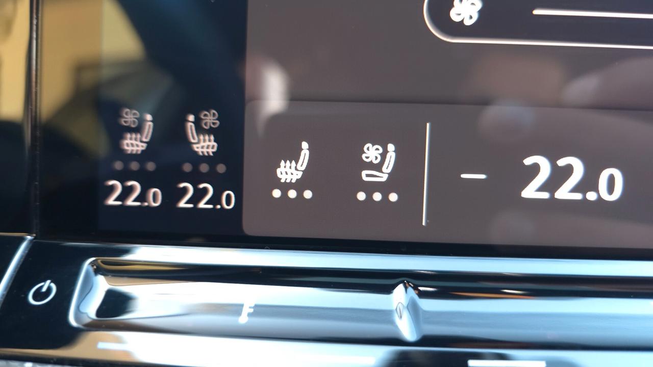 Golf R - 2.0 TSI 320cv - AKRAPOVIC