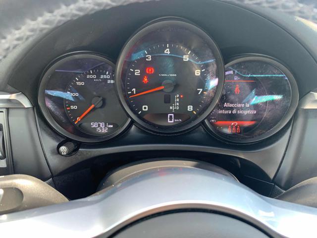 PORSCHE Macan 2.0