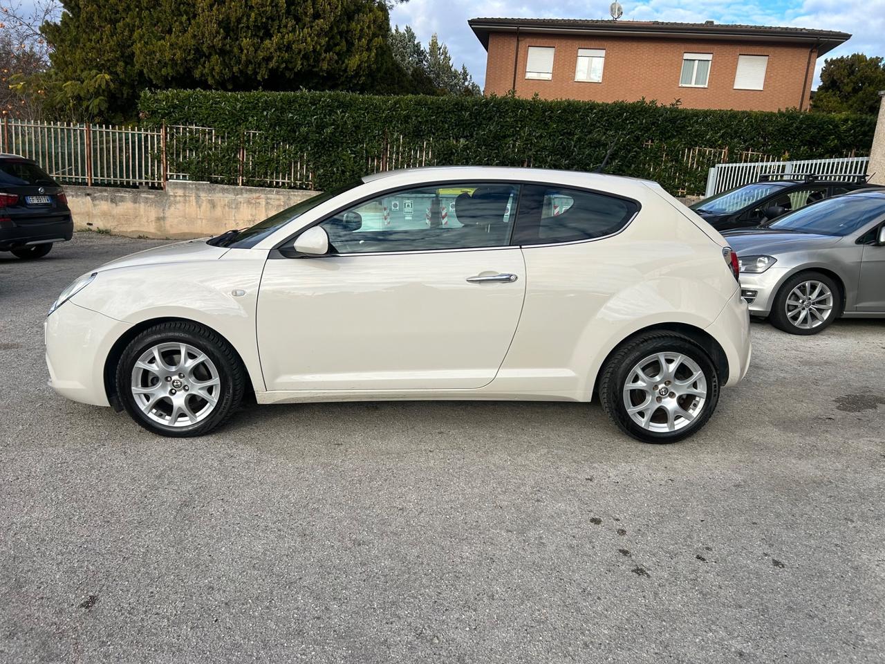 Alfa Romeo MiTo 1.6 JTDm 16V Distinctive Sport Pack