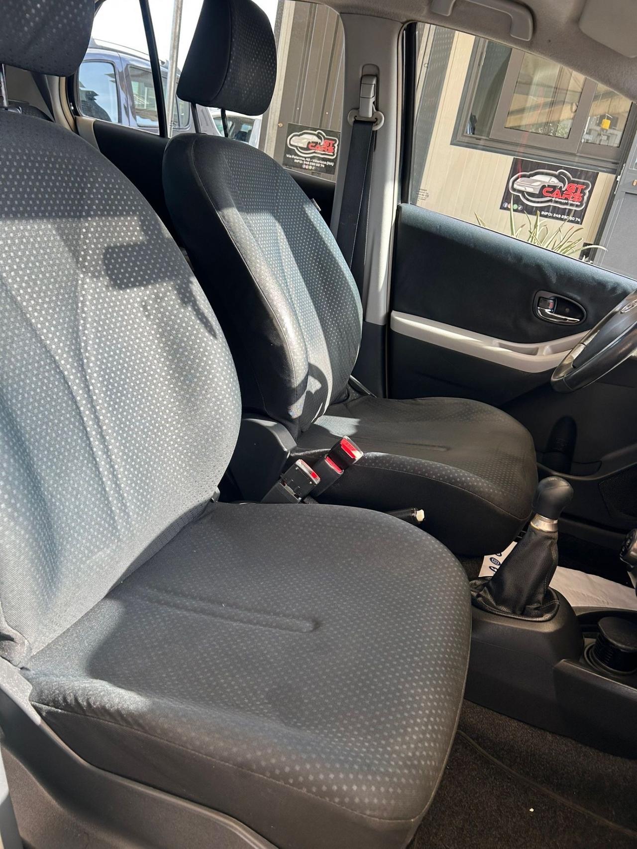 Toyota Yaris 1.0 5 porte Luxury pack