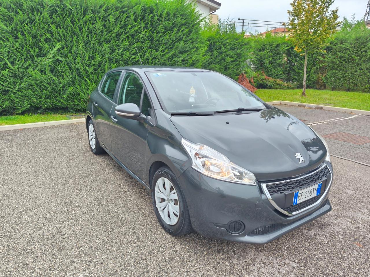 Peugeot 208 1.2 NEOPATENTATI GARANZIA