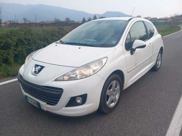 PEUGEOT 207 1,4 BENZINA- OK NEOPATENTATI