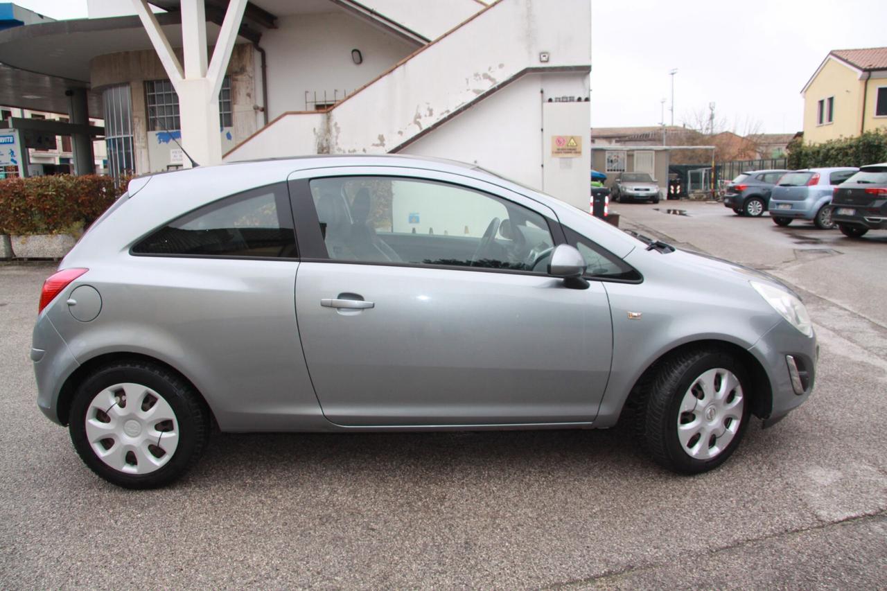 Opel Corsa 1.2 85CV 3 porte GPL-TECH b-color