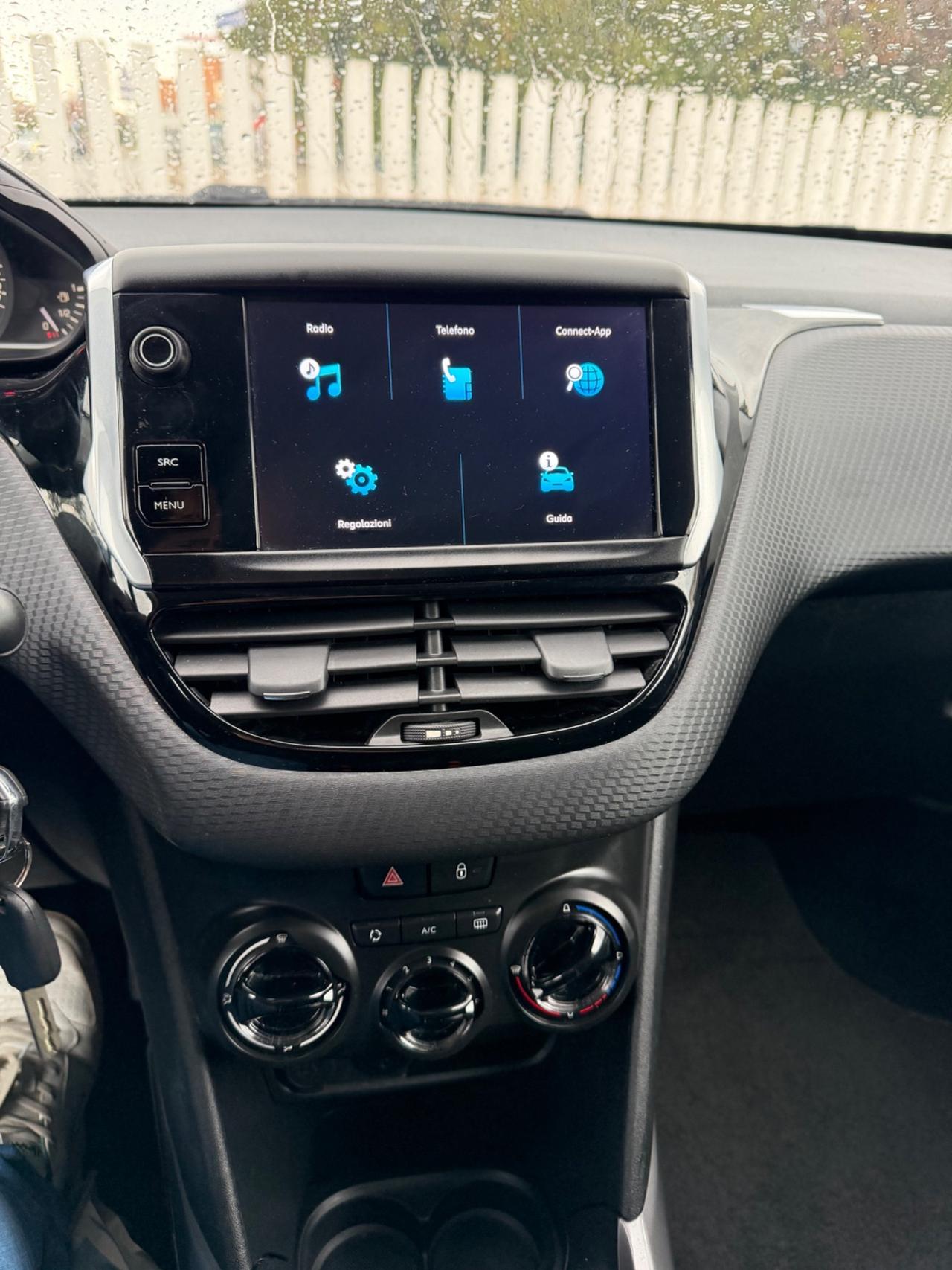 Peugeot 2008 BlueHDi 100 S&S Black Matt