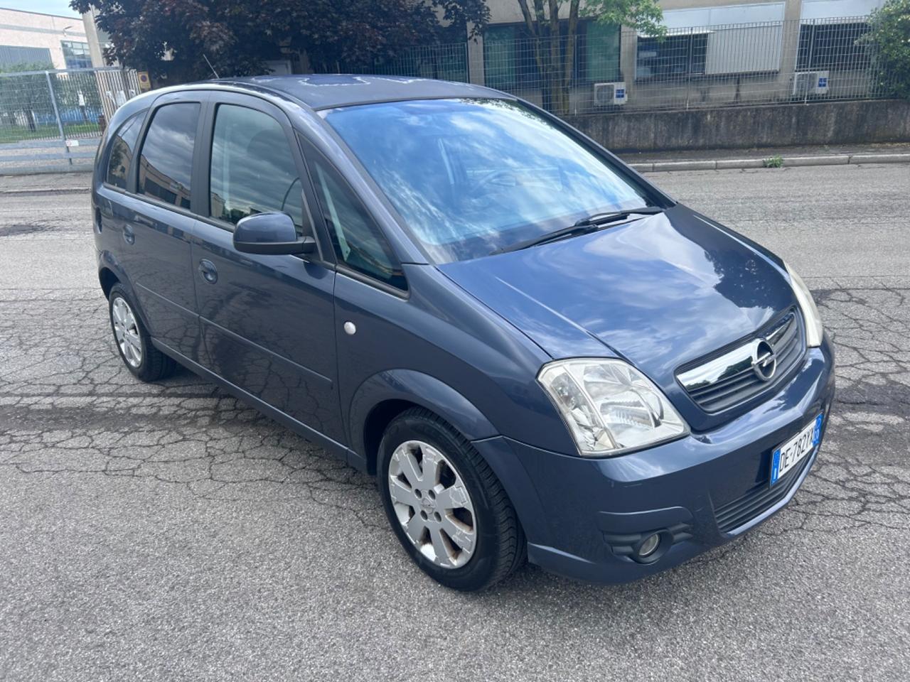 Opel Meriva Benzina