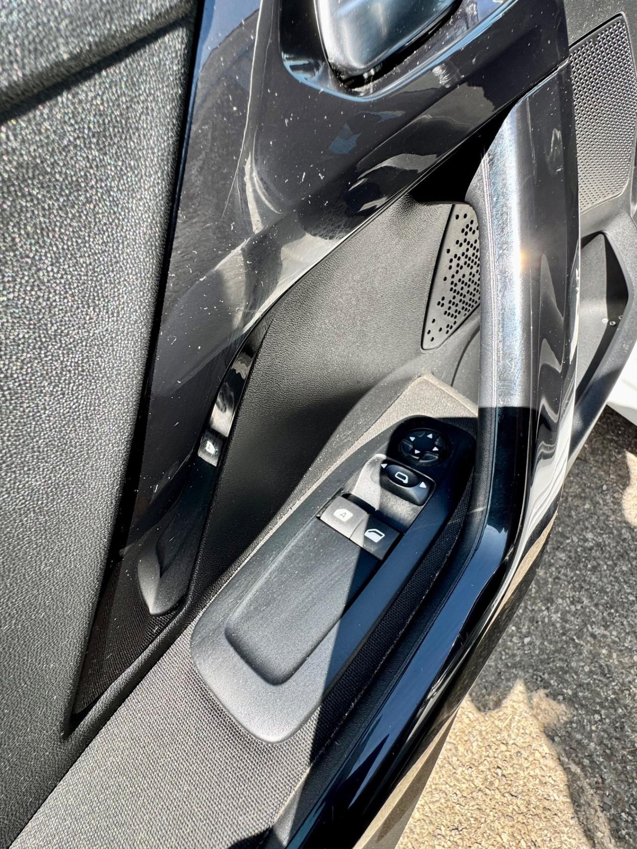 Peugeot 208 1.4 HDi 68 CV 5 porte Active