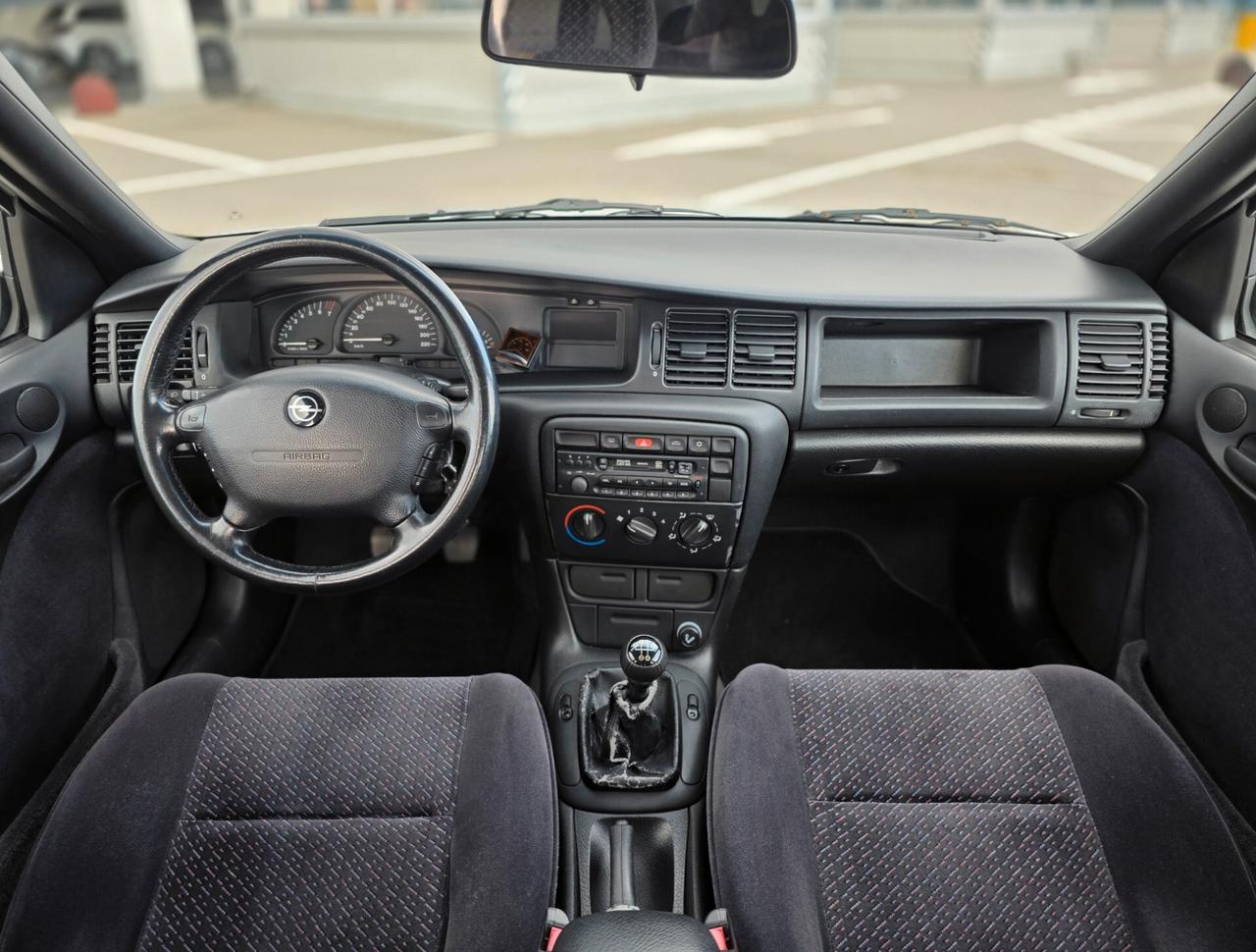 Opel Vectra 1.6cc 16V "CD"/101CV-74kW