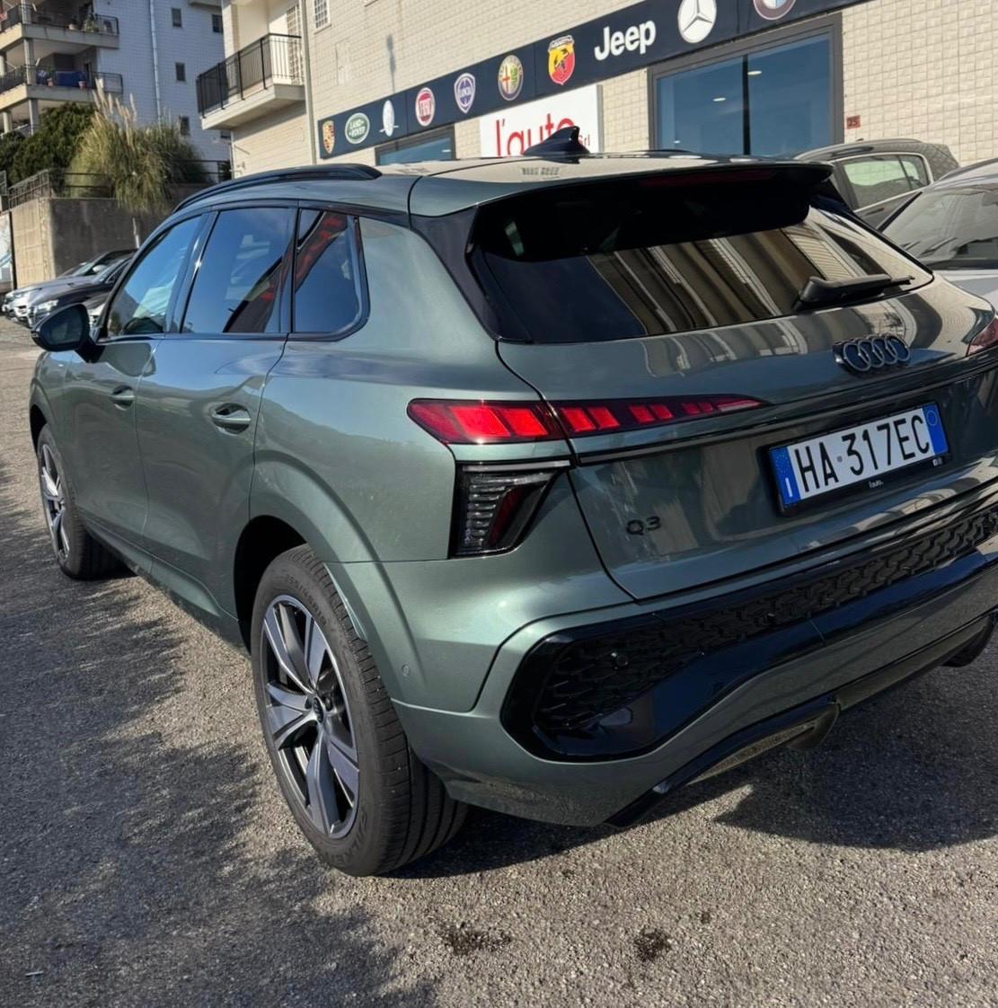 Audi NEW MODEL Q3 35 TFSI S tronic line edition