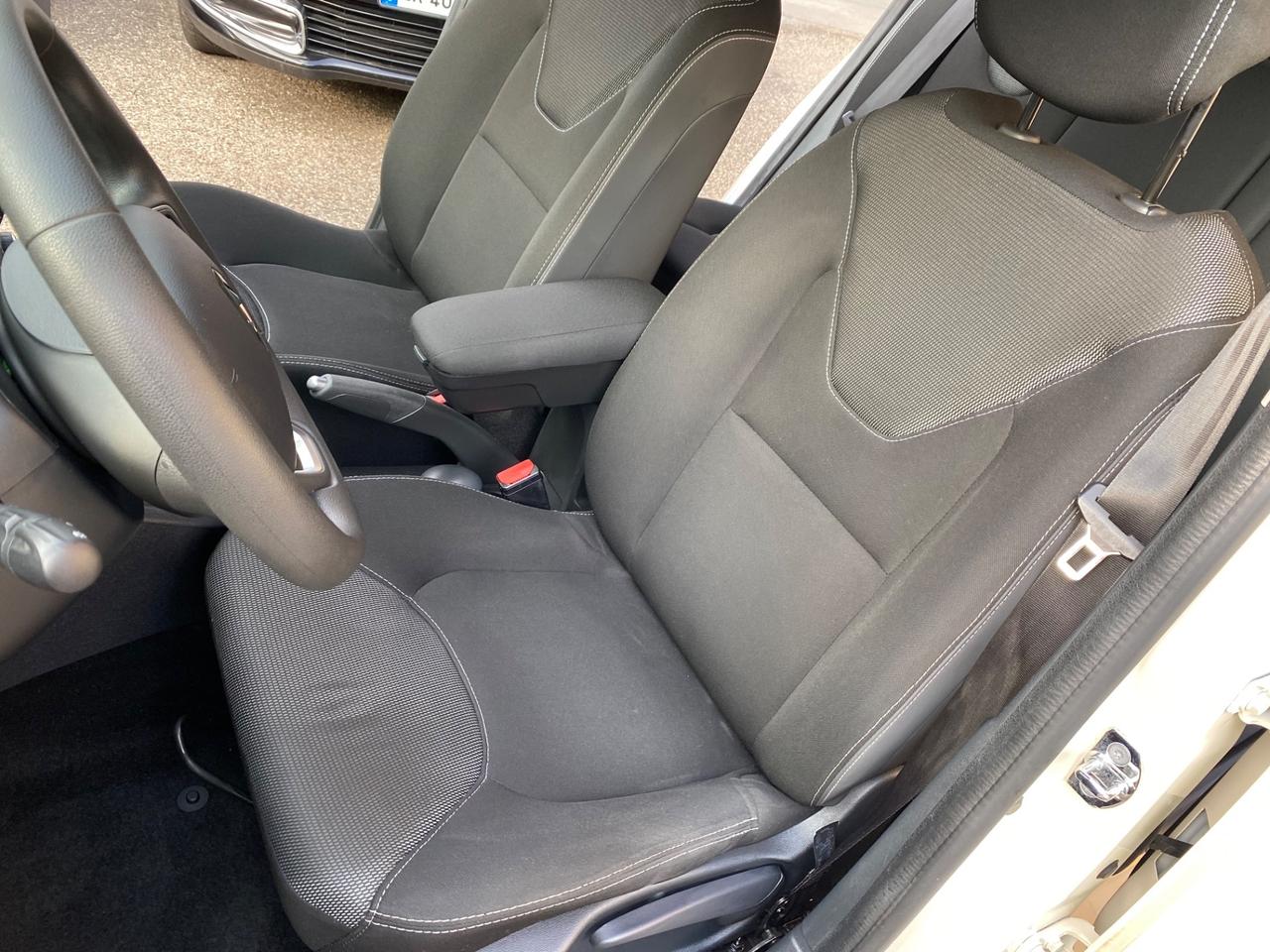 Renault Clio 1.2 75CV 5 porte Life NEOPATENTATI!!!