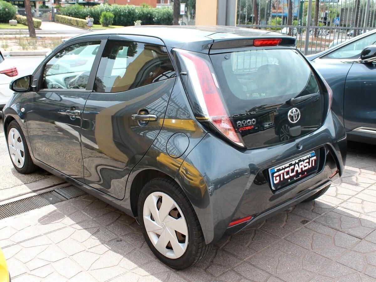 Toyota Aygo 1.0 VVT-i 69 CV 5 porte x-play TSS