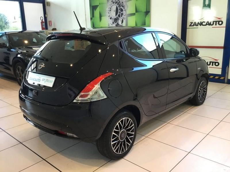 Lancia Ypsilon 1.0 FireFly 5 porte S&S Hybrid Platino MY24