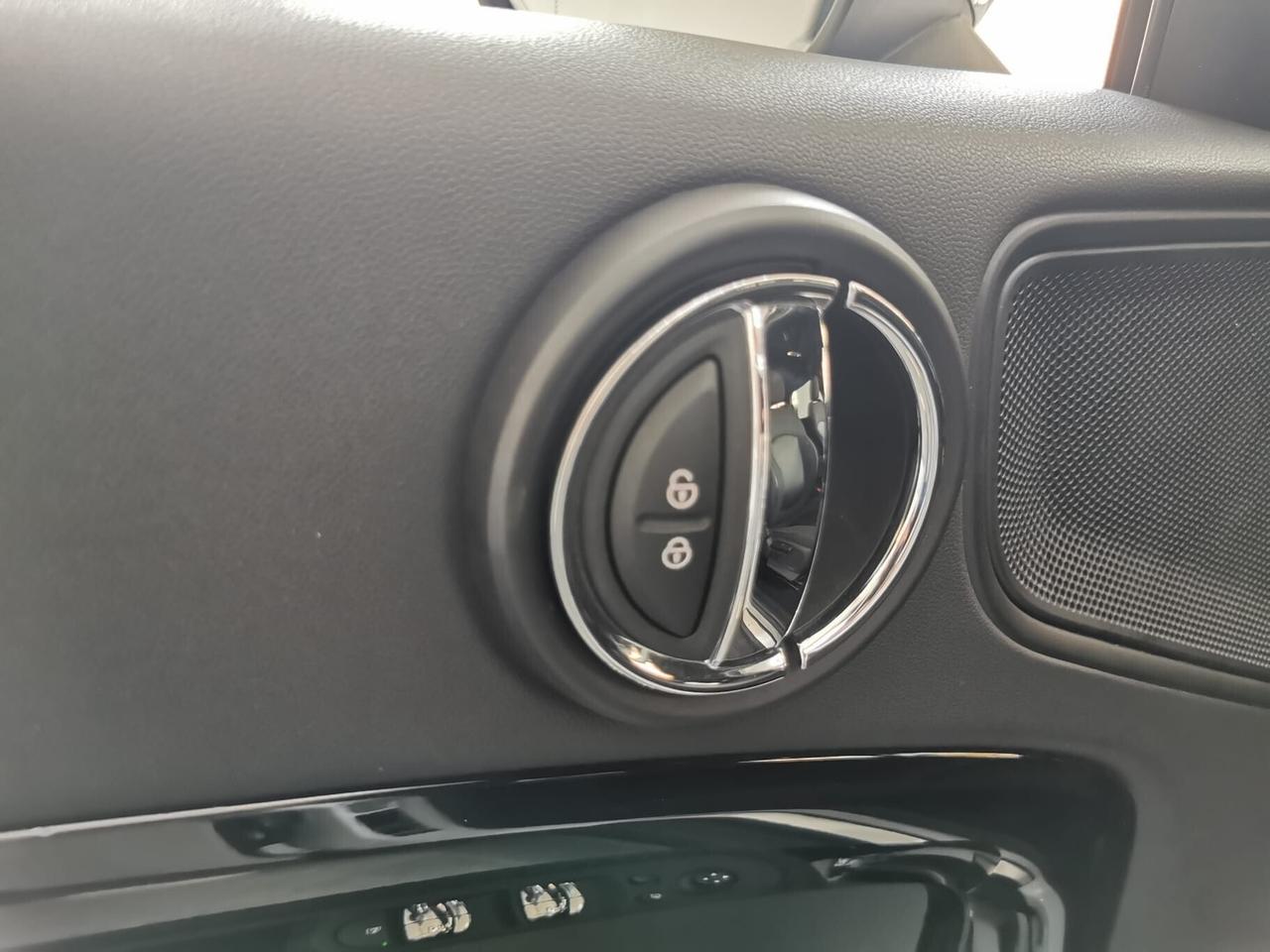 MINI 2.0 Cooper SD Countryman ALL4 Automatica