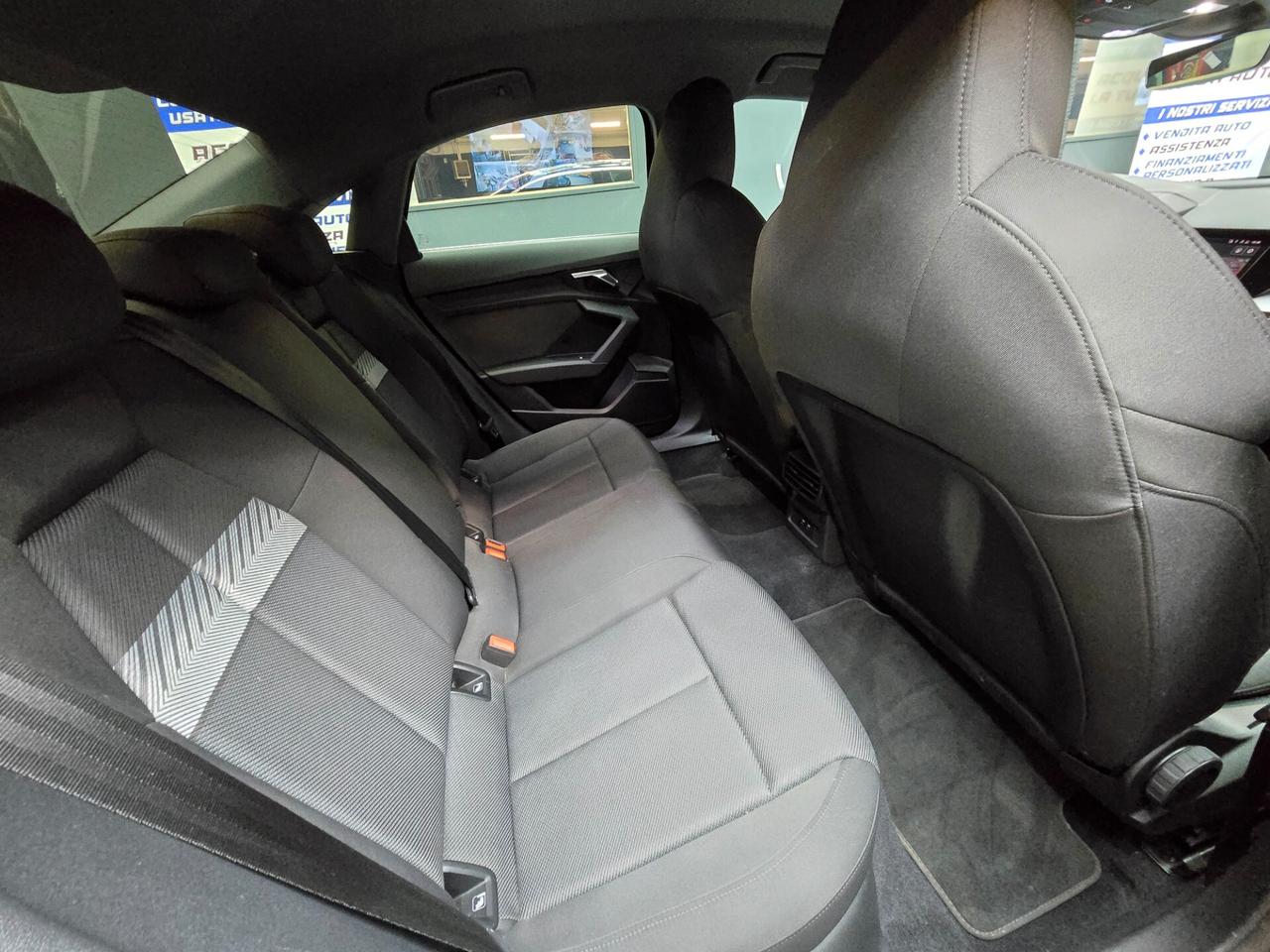 AUDI A3 SEDAN S-LINE LIMOUSINE 110CV 2023