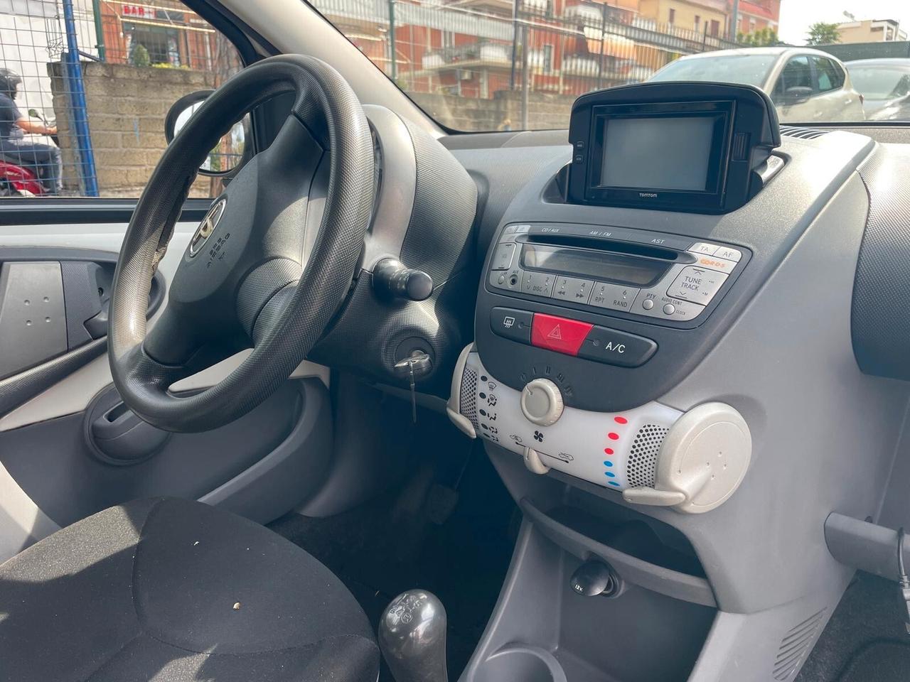 Toyota Aygo 1.0 12V VVT-i 5 porte Now Connect