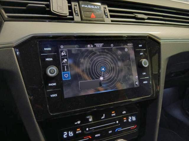 Volkswagen Passat Variant 2.0 TDI EVO Business Fari LED, Navi, Ambient Pack