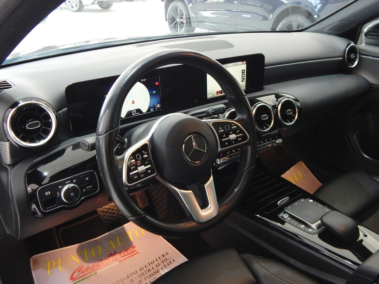 Mercedes-Benz A 180 d Sport Aut. TETTO-NAVI-PELLE-LED-XENON-KAMERA