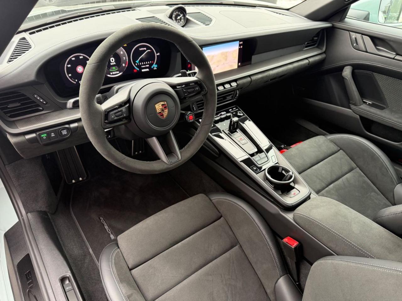 PORSCHE 911 Carrera 4 GTS Cabriolet 2.0*Bose-Matrix-Alcantara*