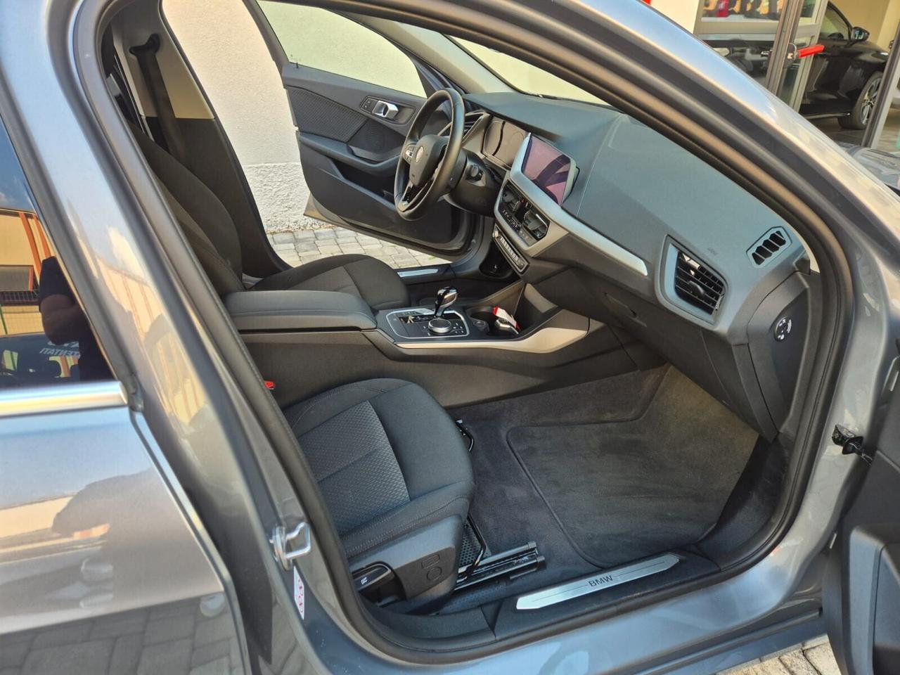 Bmw 116d 5p. CAMBIO AUTOMATICO OK NEOPATENTATI