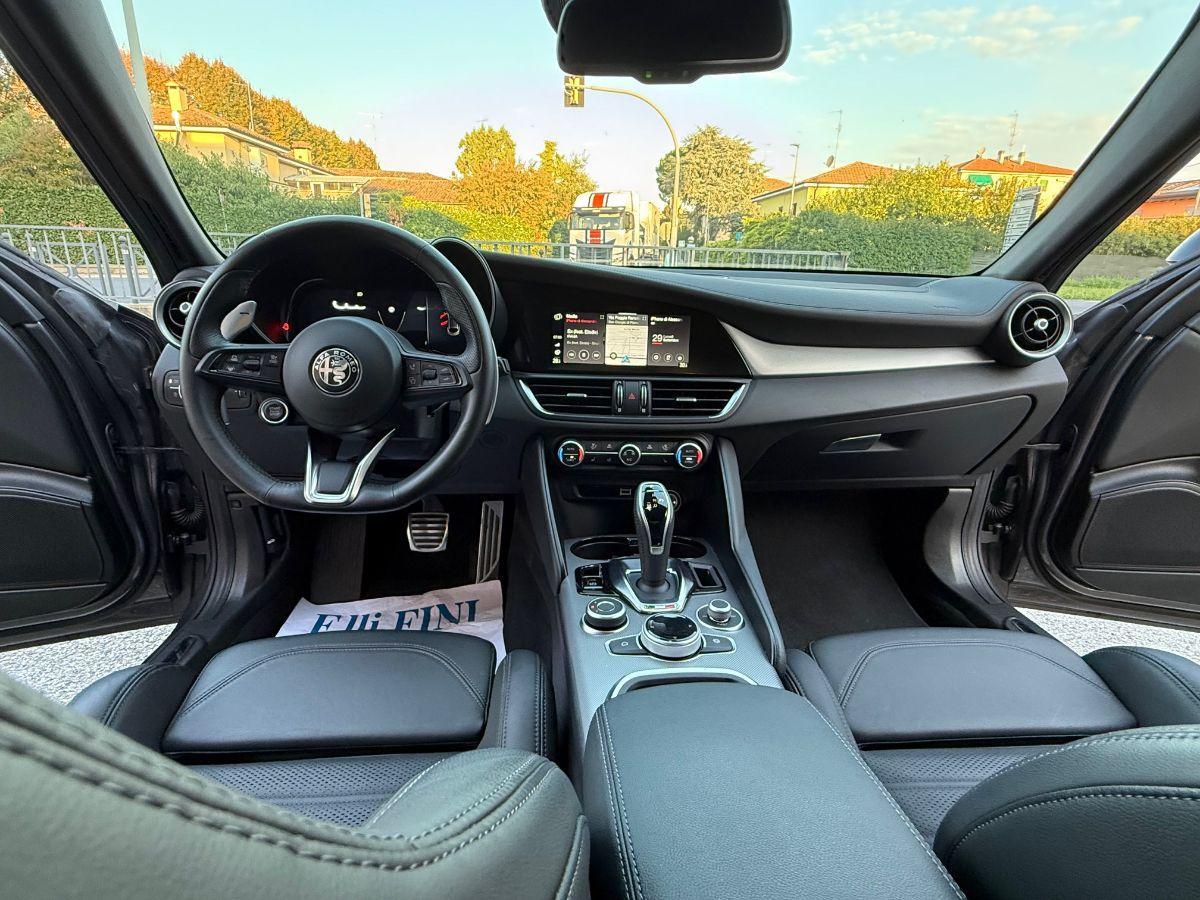 ALFA ROMEO - Giulia - 2.0 Turbo 280CV AT8 AWD Q4 Veloce