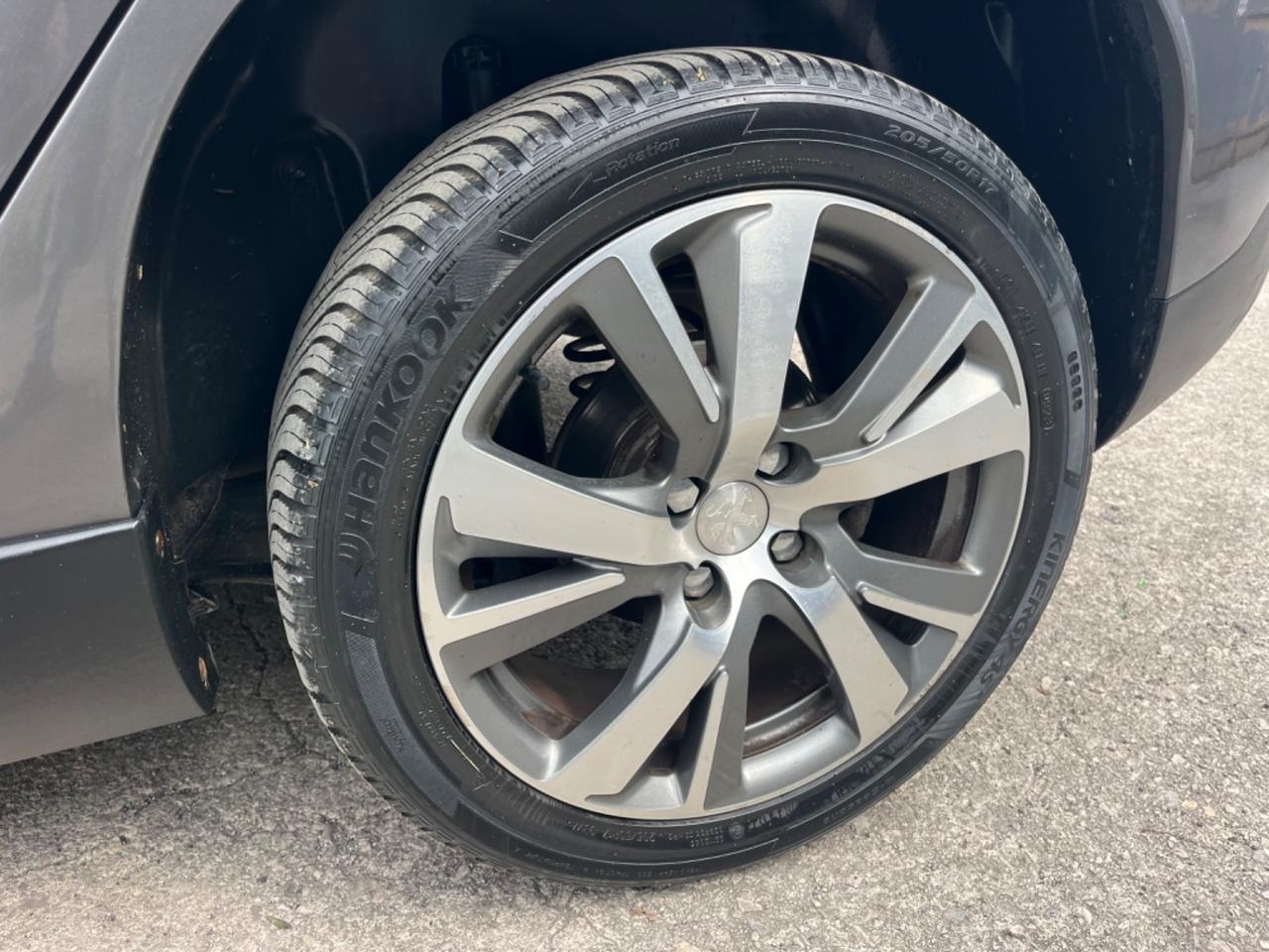 Peugeot 2008 1.6 e-HDi 92 CV Stop&Start Urban Cross