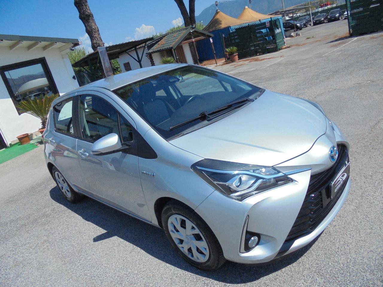 Toyota Yaris 1.5 Hybrid 5 porte Business