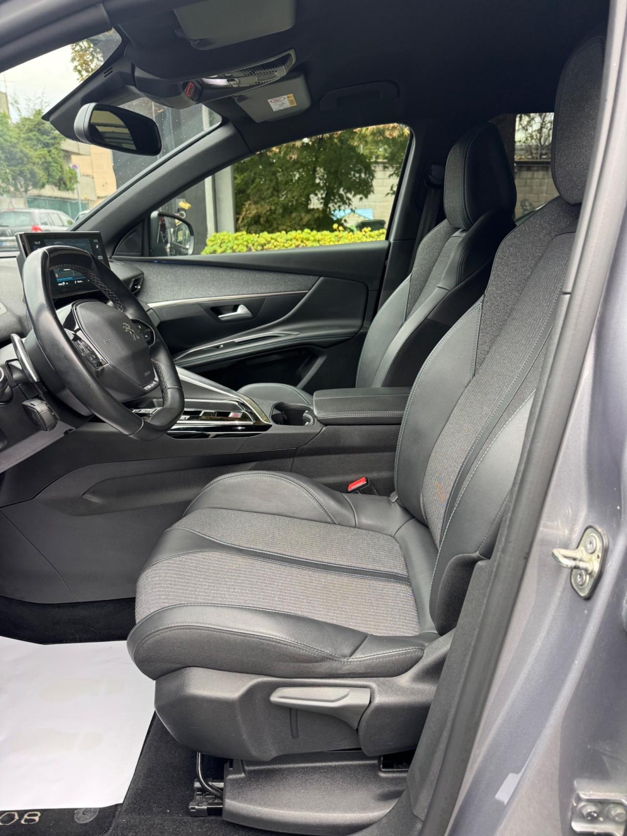Peugeot 3008 BlueHDi 130 S&S EAT8 Active Pack