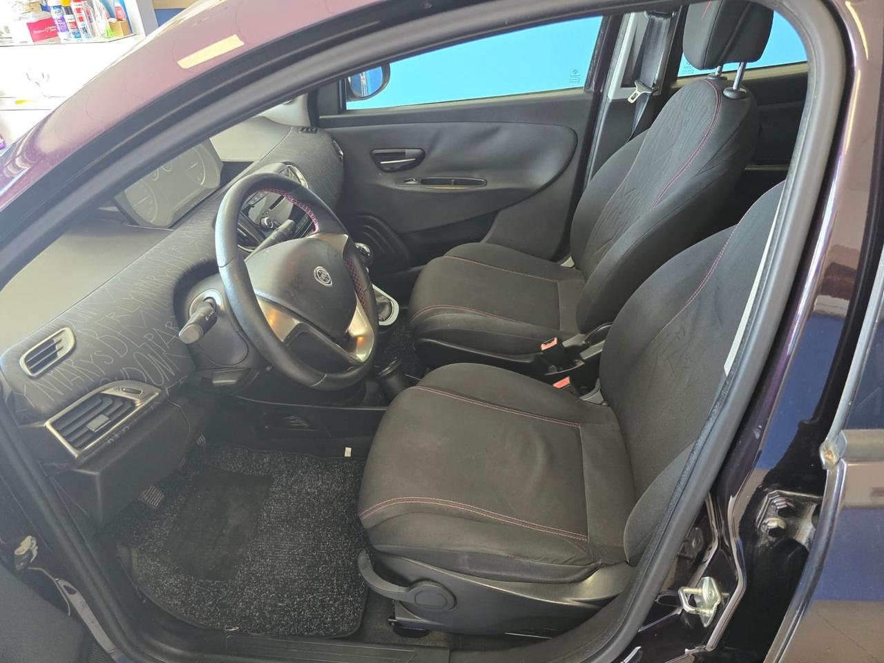 Lancia Ypsilon 0.9 TwinAir 85 CV 5 porte Metano Ecochic Gold