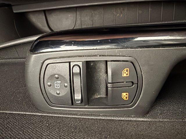 OPEL Corsa 1.2 5 porte Cosmo