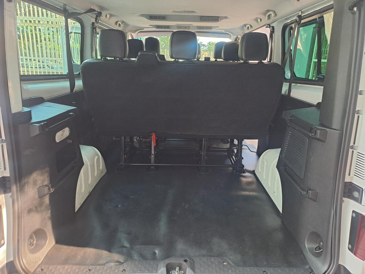 Renault Trafic T27 2.0 dCi 120CV PC-TN Intens 9 POSTI