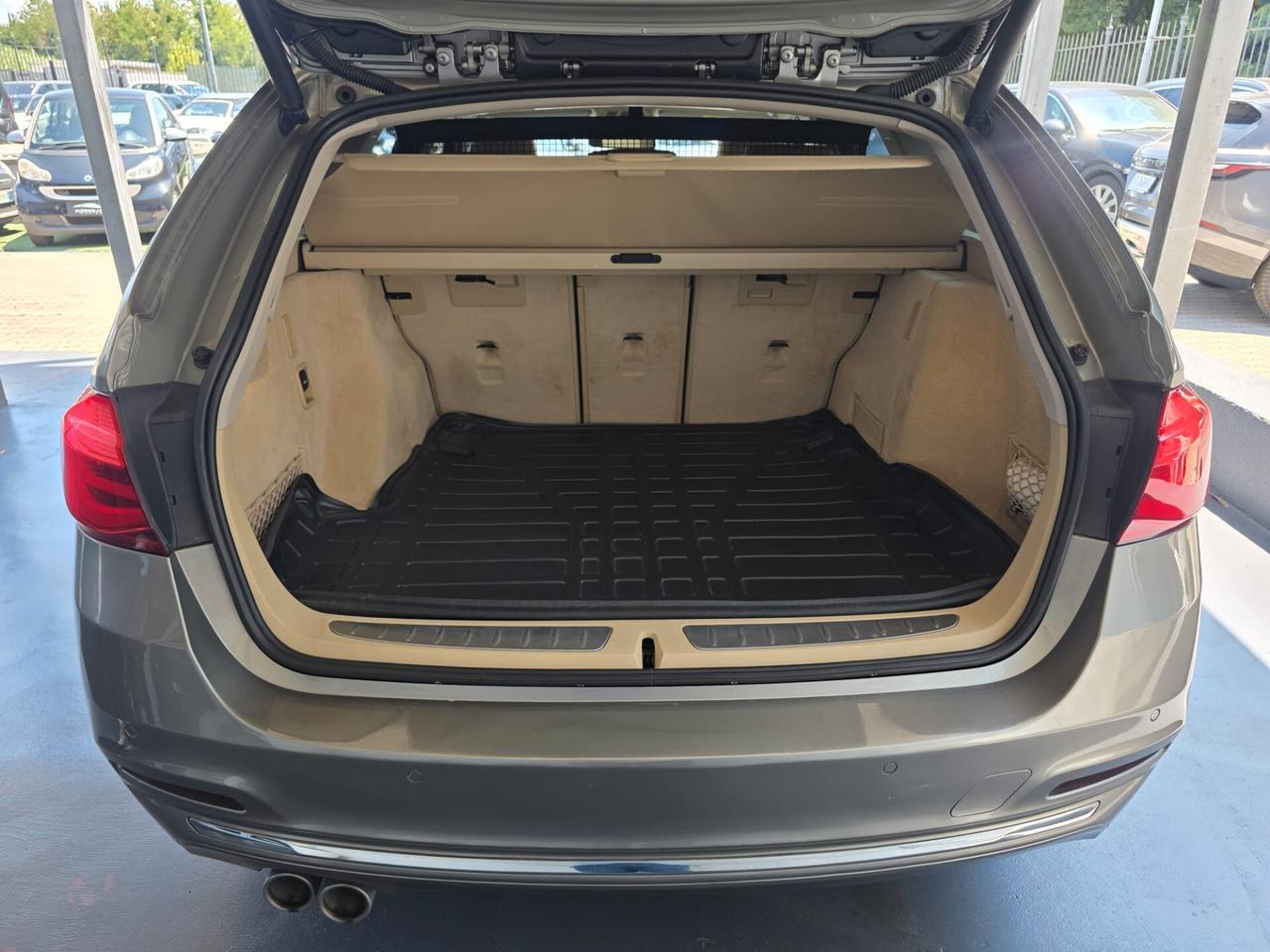 Bmw 320 320d xDrive Touring Luxury
