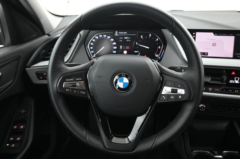 BMW 116 AUTOMATICO LED Navi KeylessGo Clima PDC