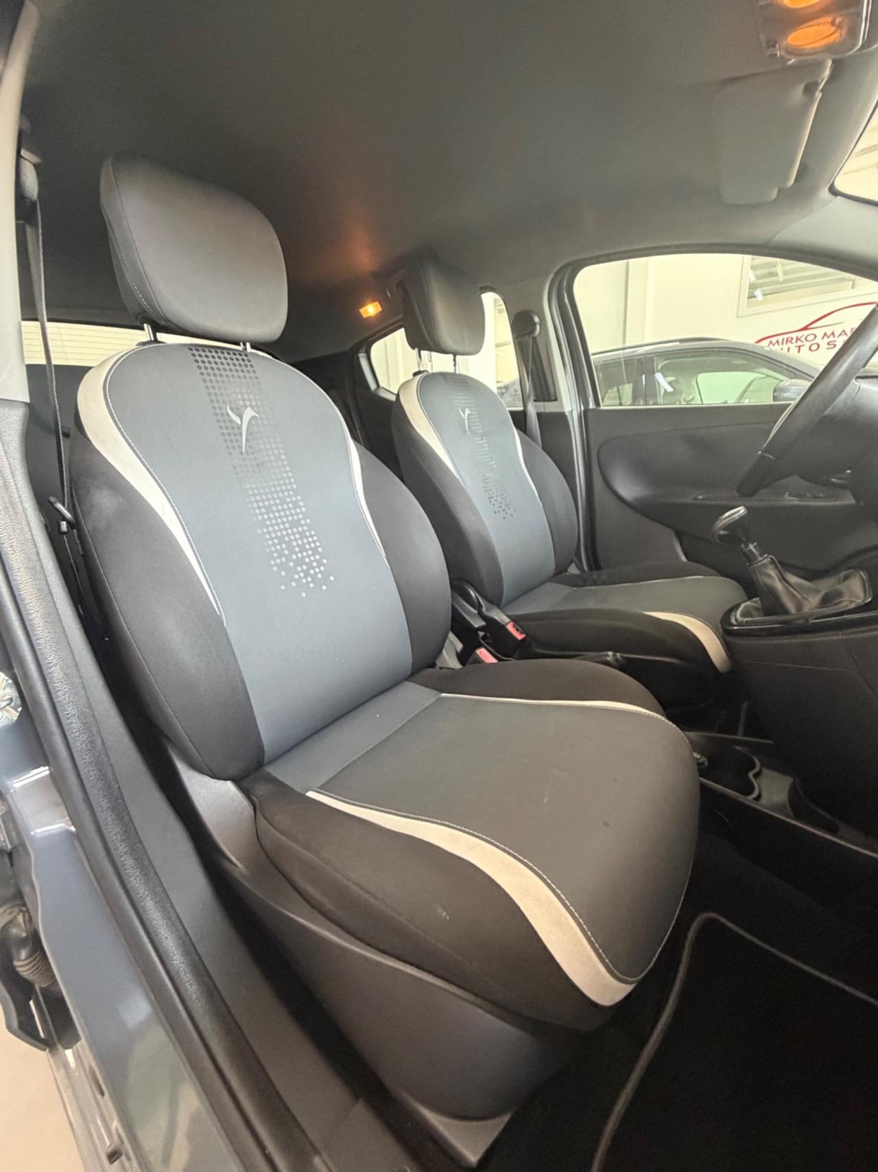 Lancia Ypsilon 1.3 MJT 95 CV 5 p. Platinum FINANZIABILE