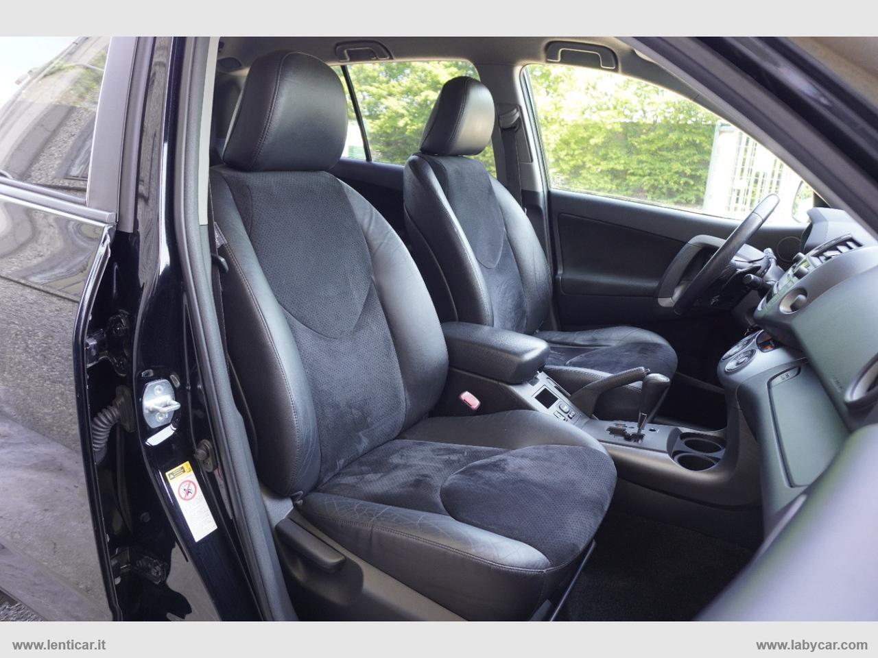 TOYOTA RAV4 Crossover 2.2 D-Cat A/T 150CV Exec.