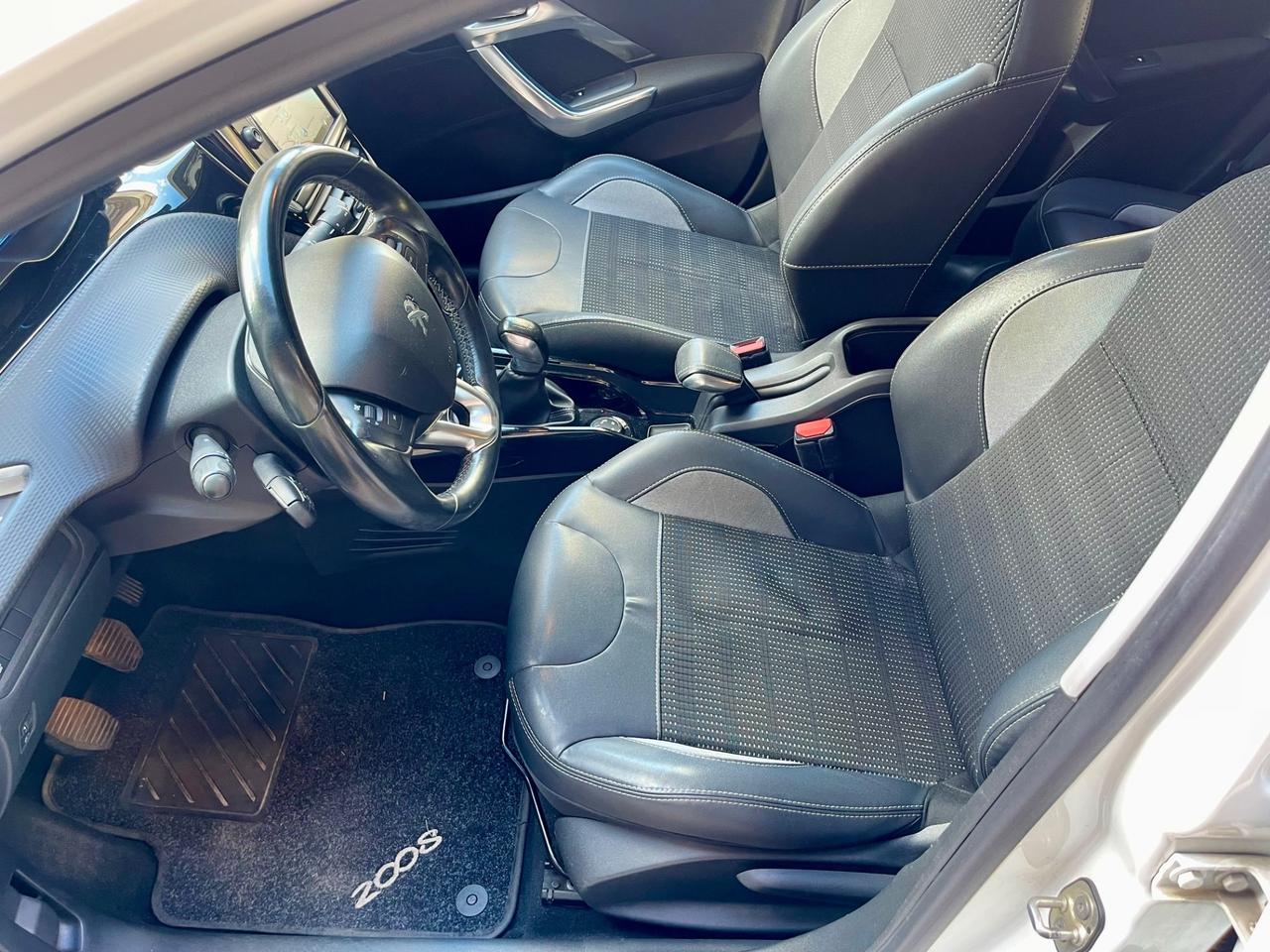 Peugeot 2008 BlueHDi 100 Allure